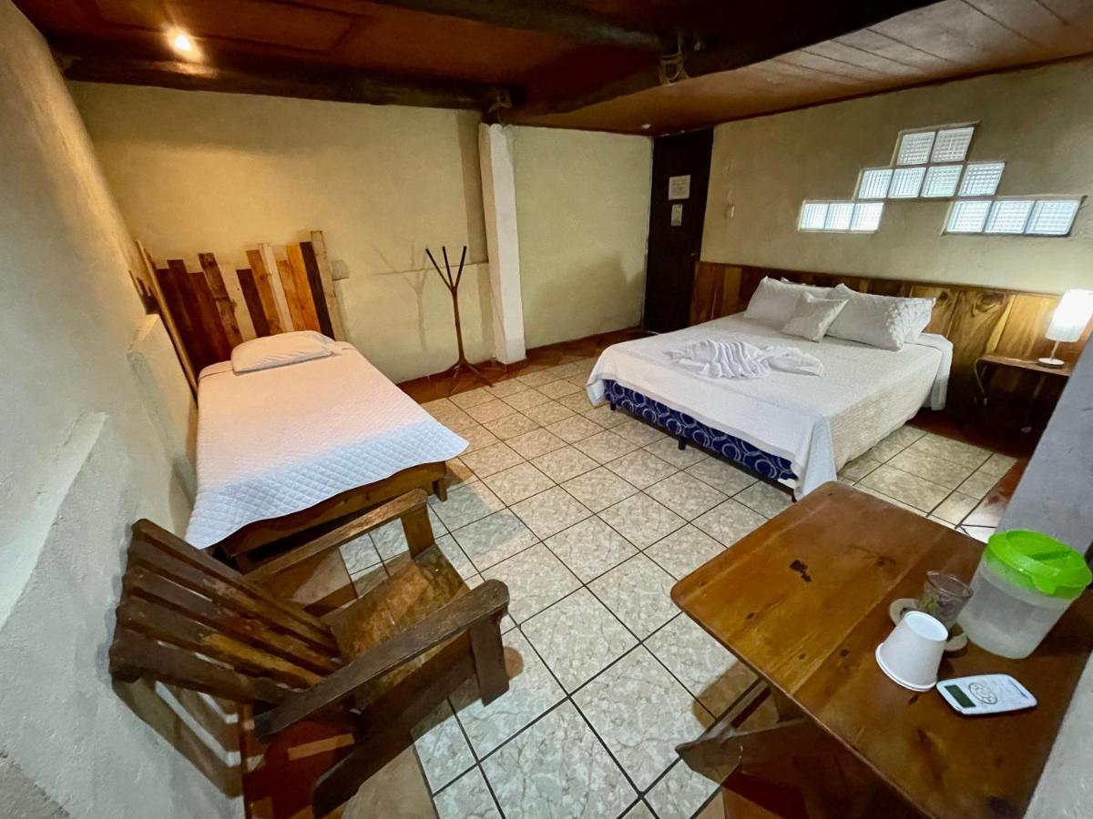 Johnnys Place Hotel Monterrico Ngoại thất bức ảnh
