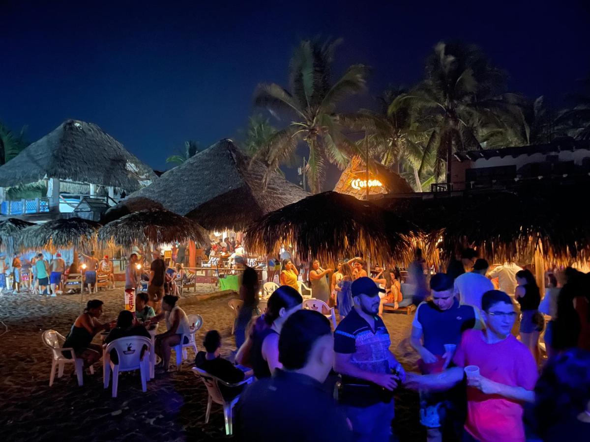 Johnnys Place Hotel Monterrico Ngoại thất bức ảnh