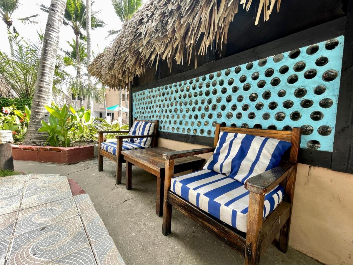 Johnnys Place Hotel Monterrico Ngoại thất bức ảnh
