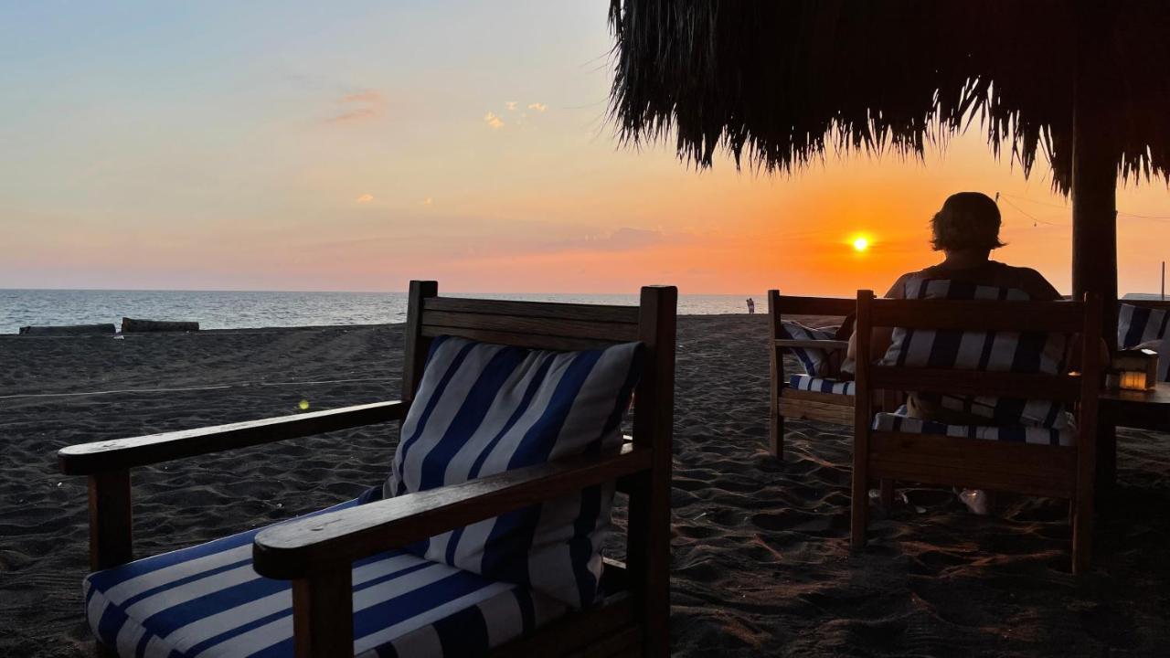 Johnnys Place Hotel Monterrico Ngoại thất bức ảnh