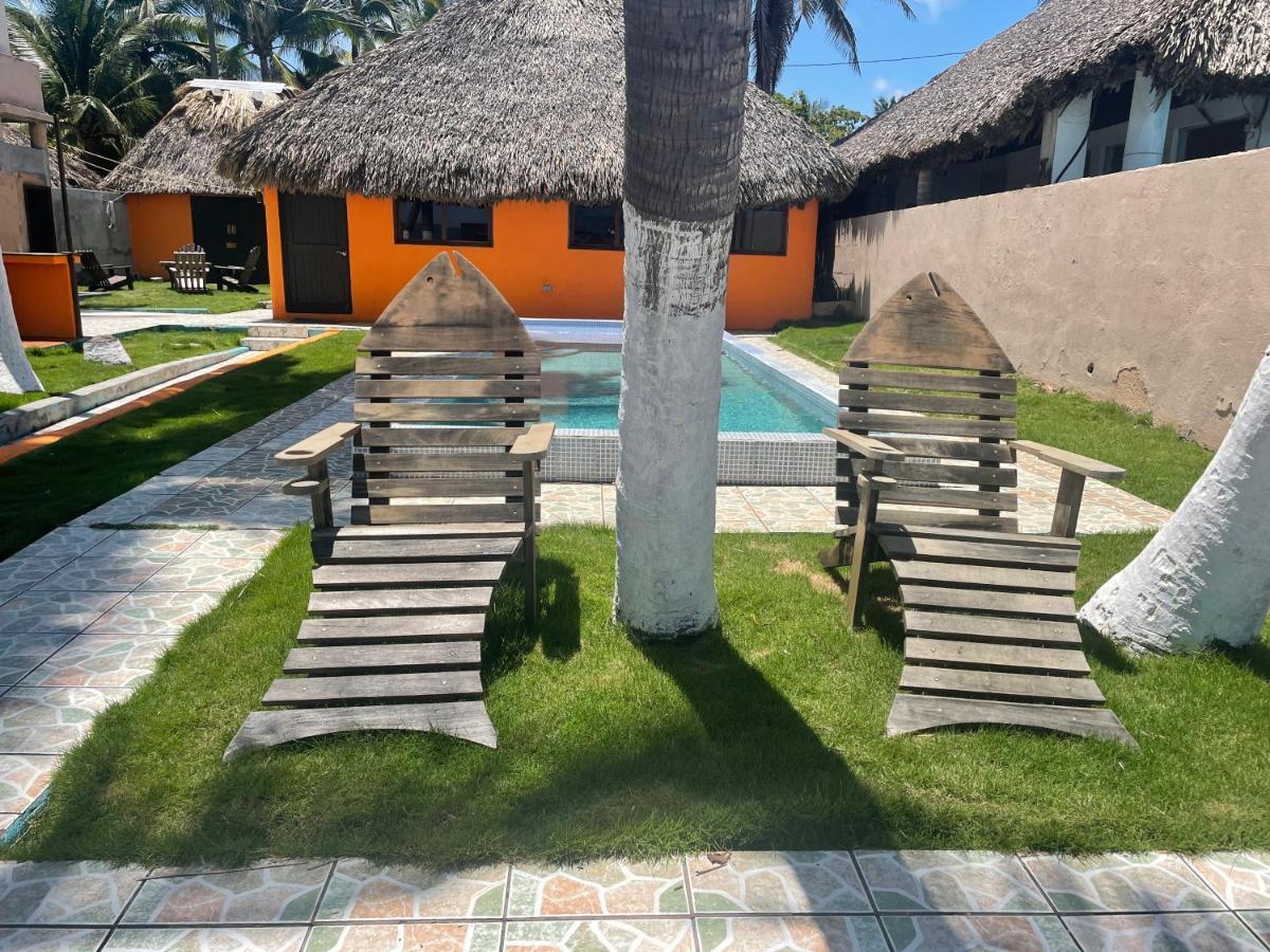 Johnnys Place Hotel Monterrico Ngoại thất bức ảnh