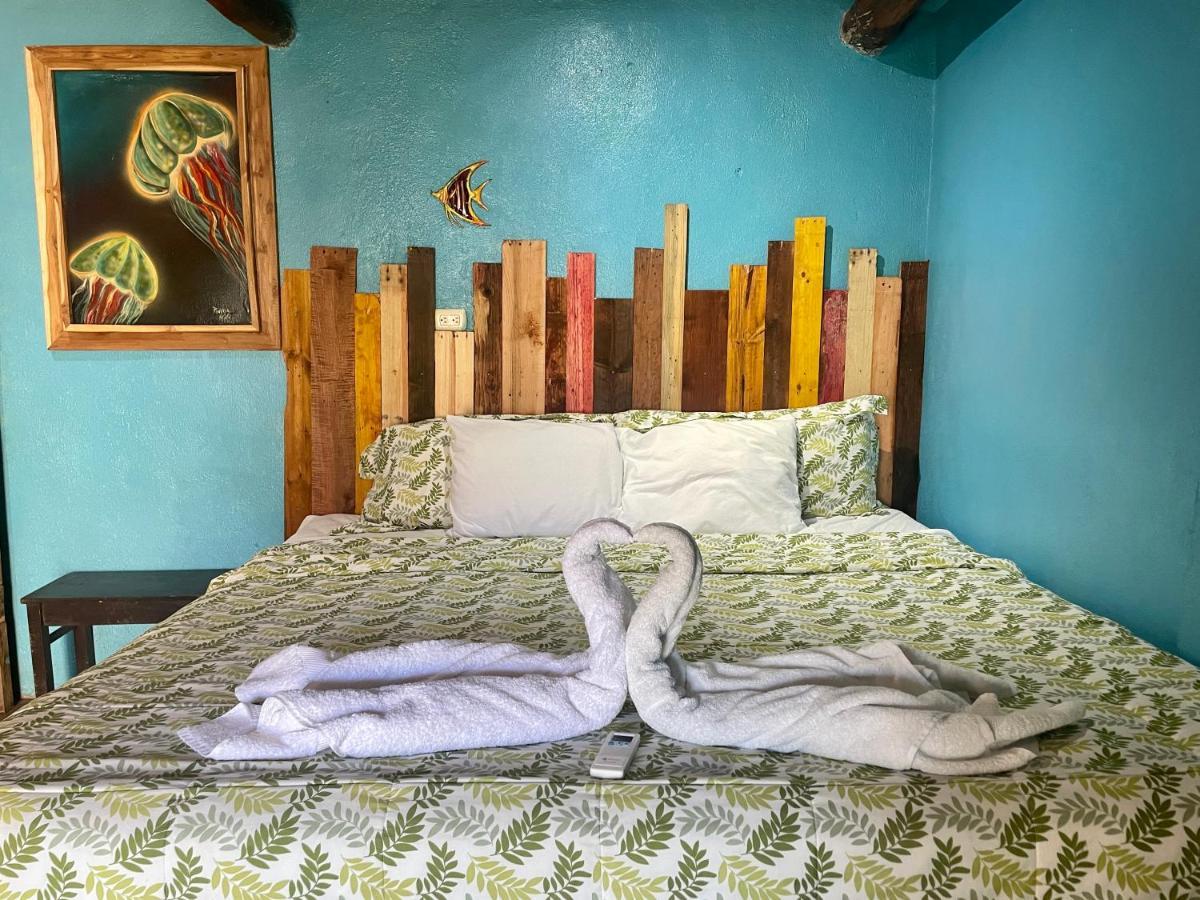 Johnnys Place Hotel Monterrico Ngoại thất bức ảnh